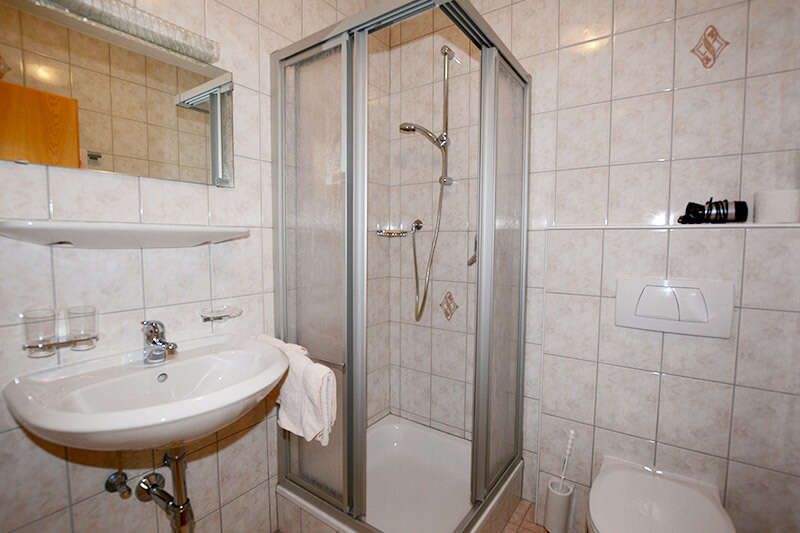 Apartment 2 with shower and toilet in the Ischglerblick apartment